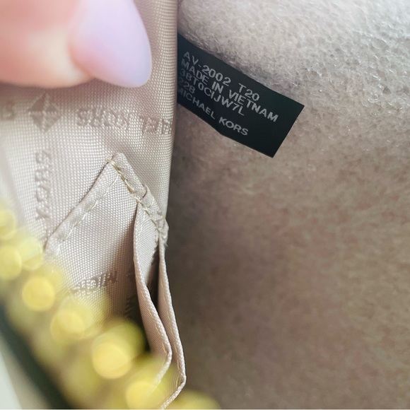 MICHAEL KORS 🍁 Clutch / Wristlet / Wallet 🍁 NWT - Picture 4 of 11